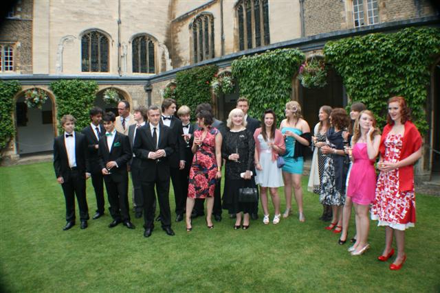 618x404 pixels (71K)